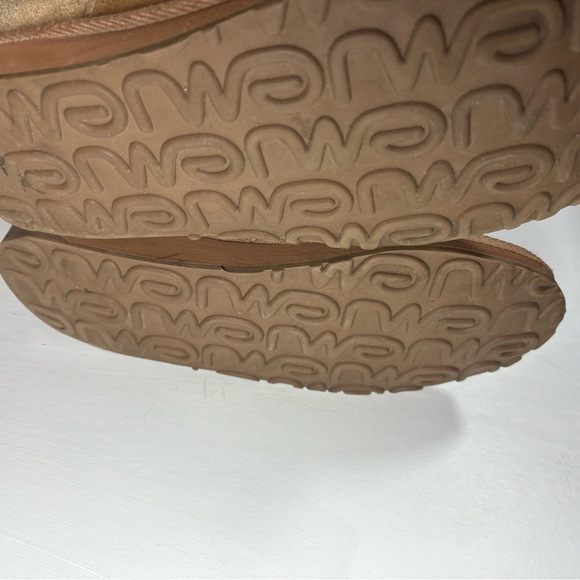 Emu Tan Shearling Winter Boots - Picture 5 of 7